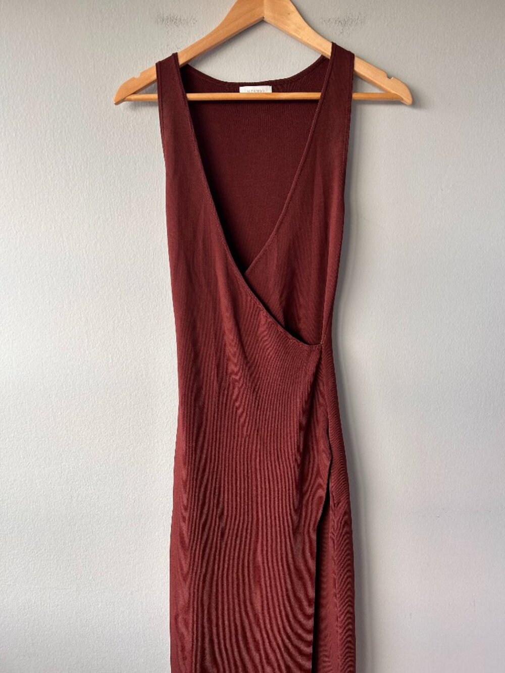 MESHKI Burgundy Twist Front Maxi Dress Deep V Sleeveless Side Slit XXS